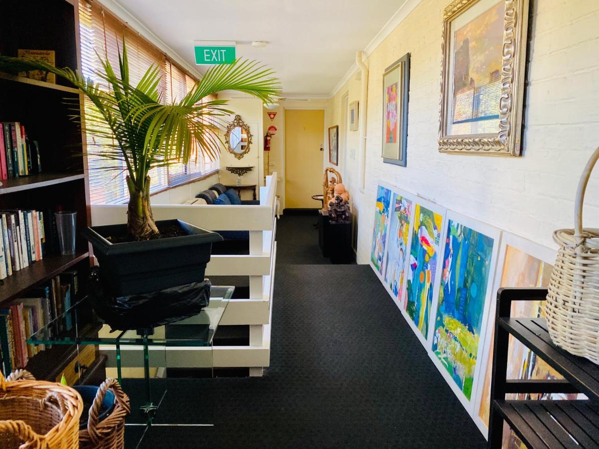 The Mews Motel Лонсестън Екстериор снимка