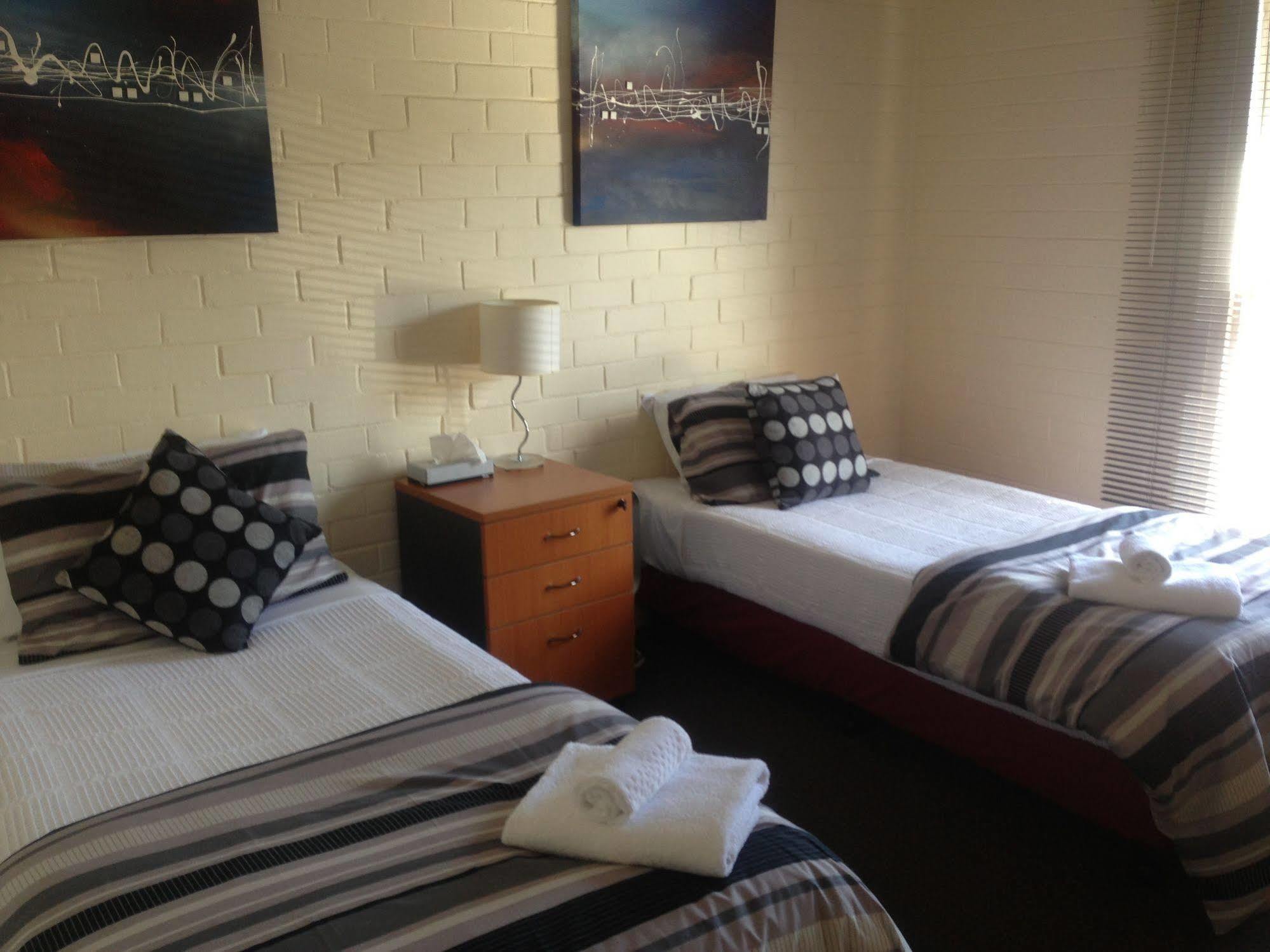 The Mews Motel Лонсестън Екстериор снимка